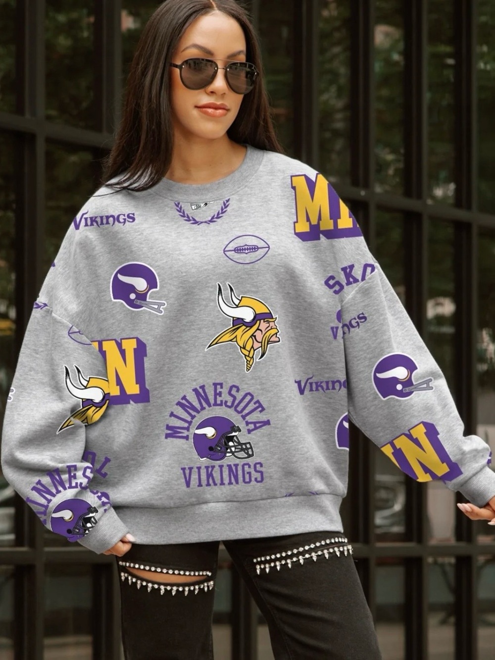 NWT Minnesota Vikings Gray Oversized Crewneck Sweatshirt - Women's Graphic